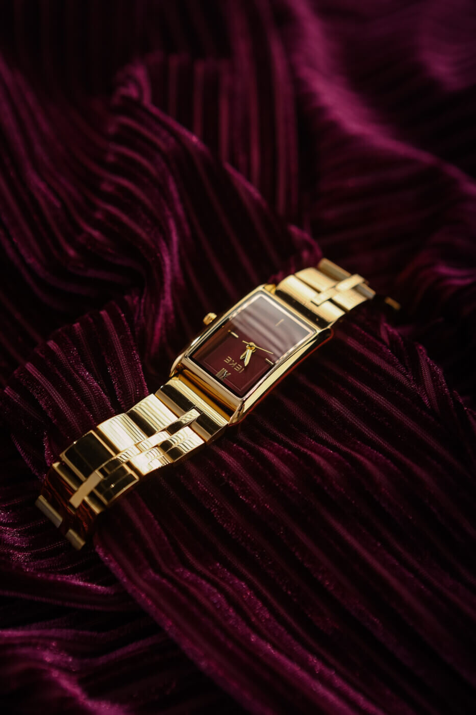 Pinot Noir Vintage Watch