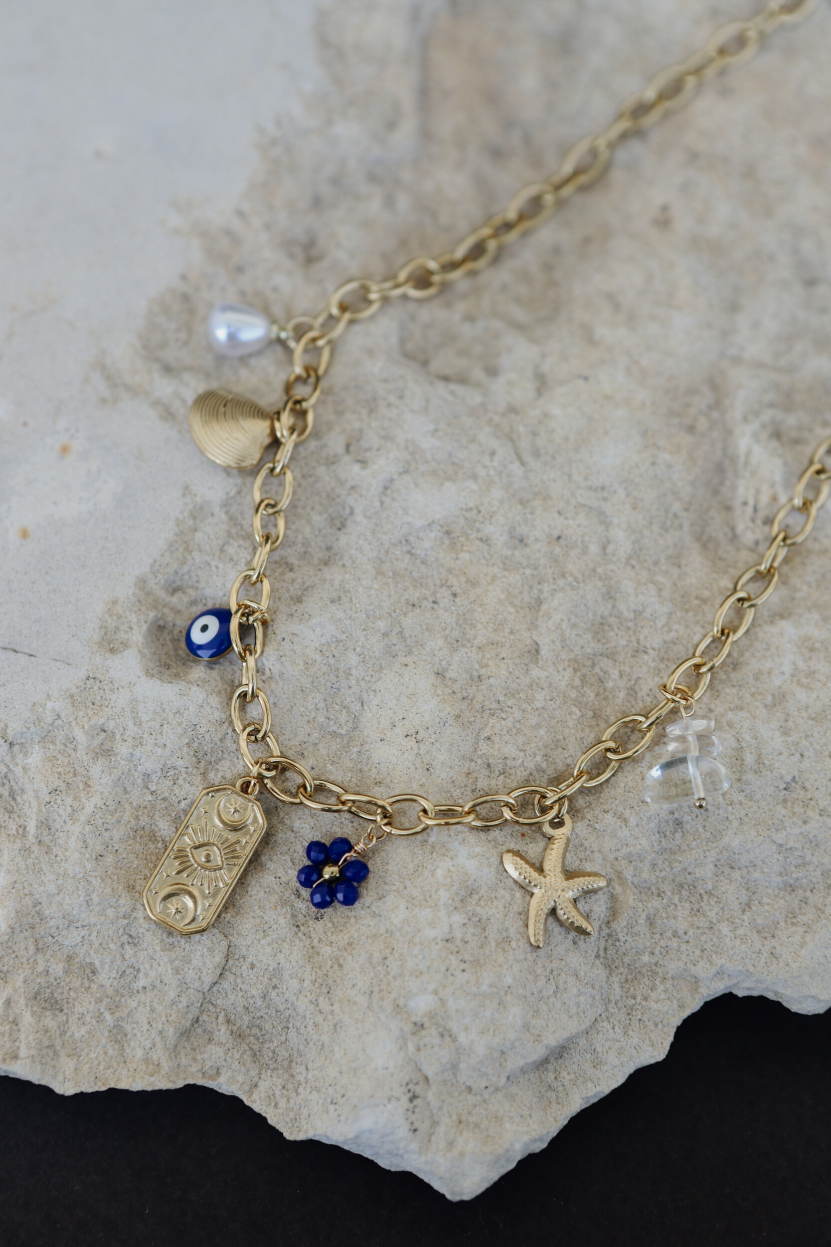 Linear Necklace