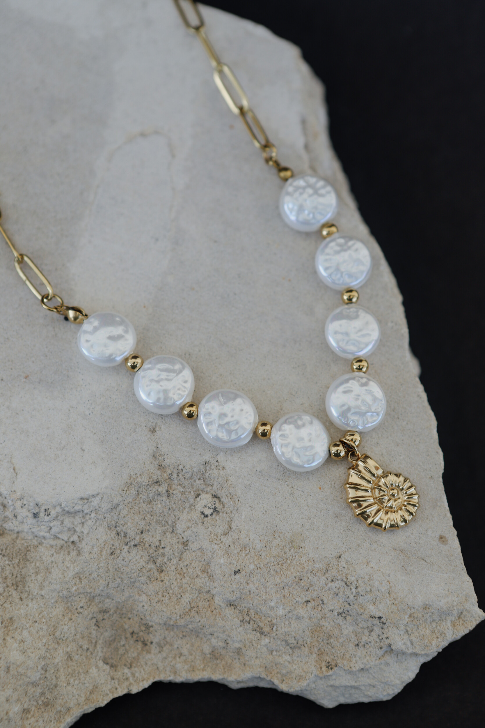 Atreus seashell Necklace