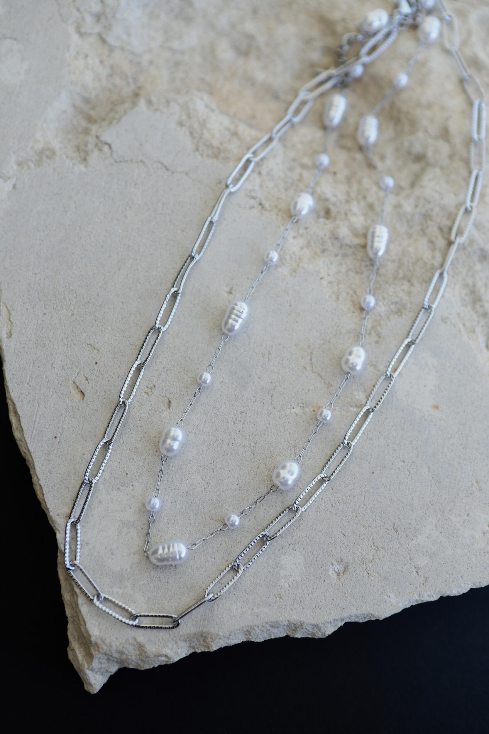 Double Pearly Necklace